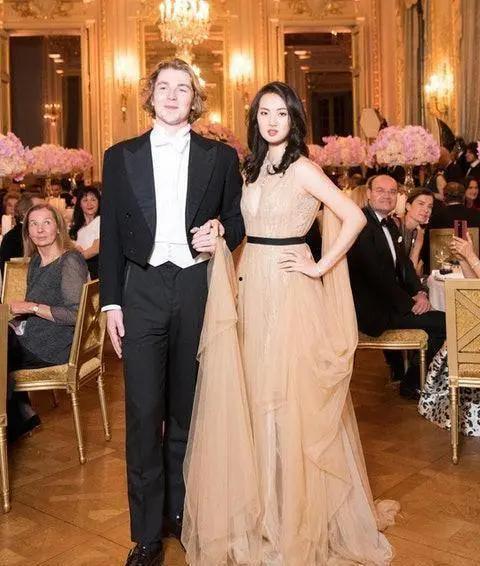 哄她成为霍太太,从哄她到成为霍太太的爱情旅程